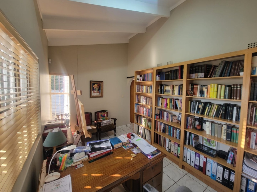 5 Bedroom Property for Sale in Suidrand Free State